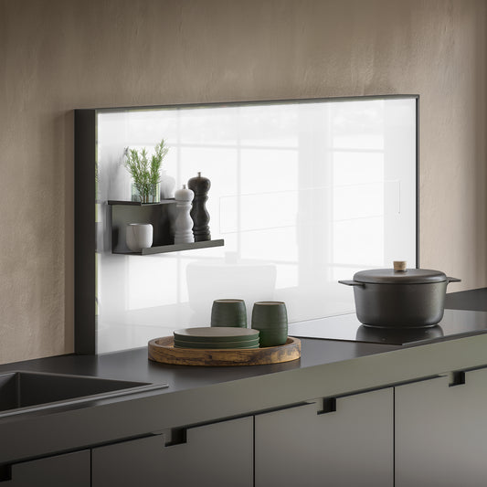 Falmec Air Wall 150 cm Weiß mit linker Absaugung in moderner Küche